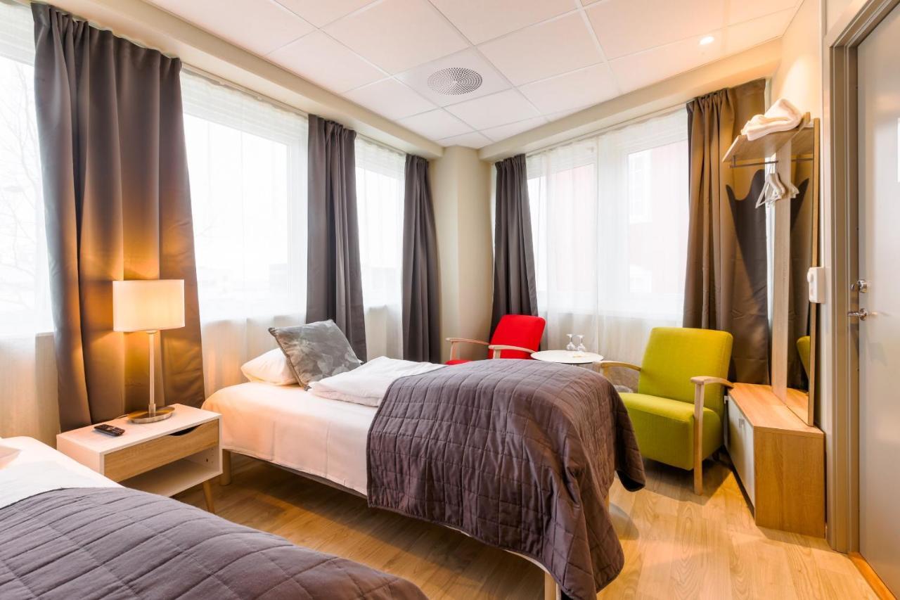 Corner Hotell Бронойсунд Екстериор снимка