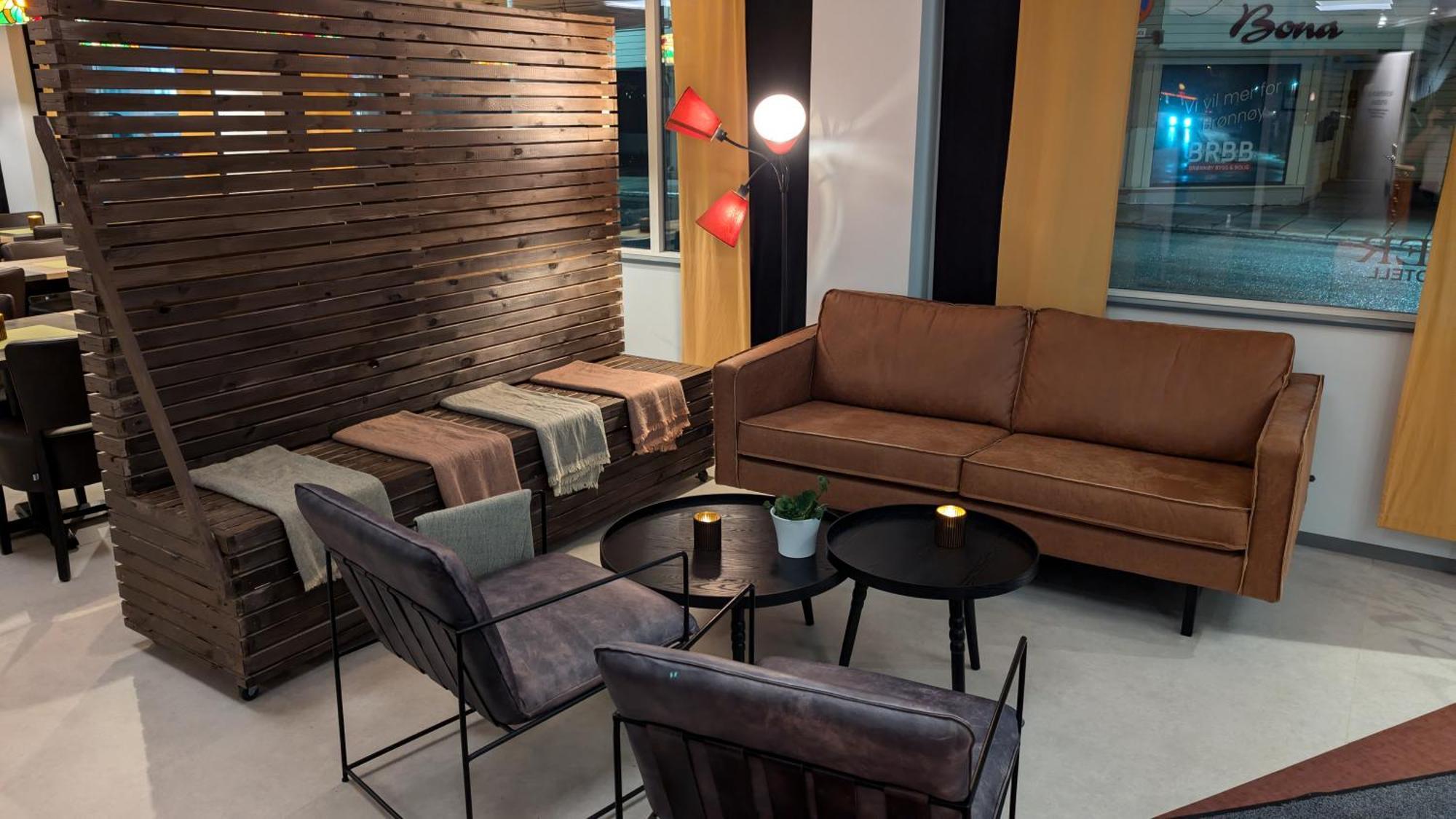 Corner Hotell Бронойсунд Екстериор снимка